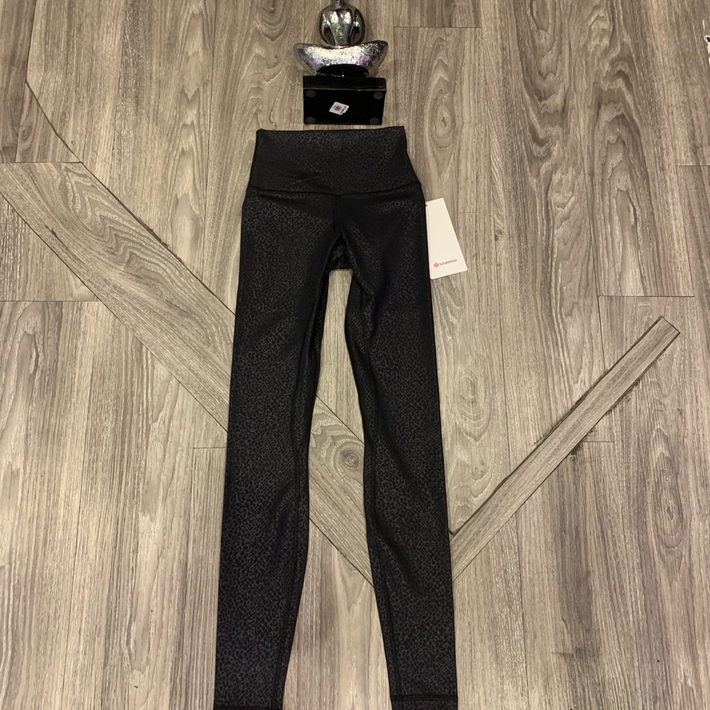 Lululemon Align HR 28” Pant NWT Black Embossed - Picture 3 of 3